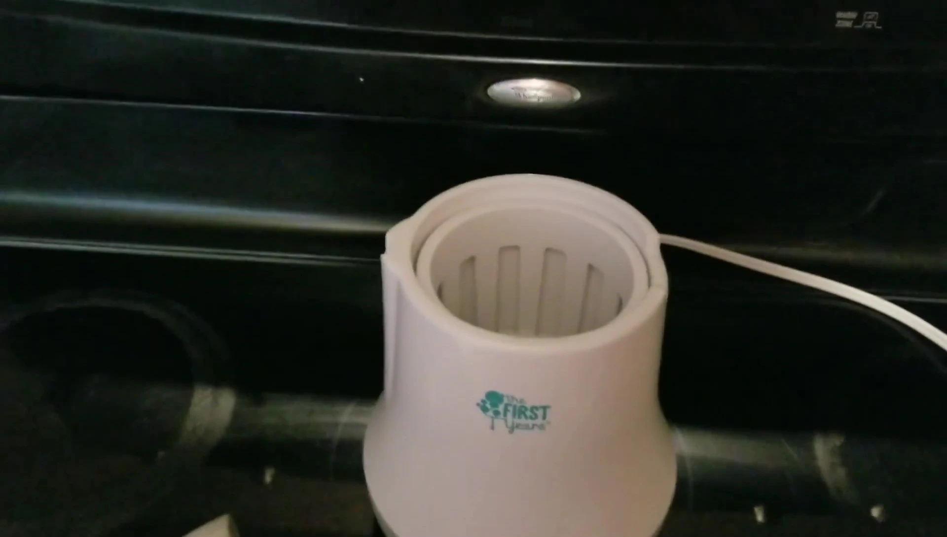 Lift-out basket for different bottle sizes