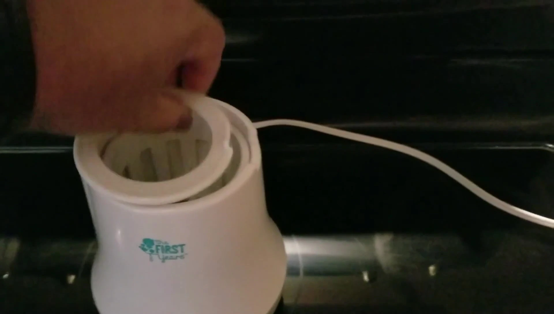 Adapter ring for skinny bottles