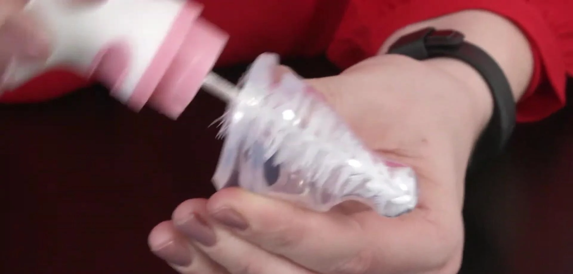 Close-up of the two brushes from the set, highlighting their size difference.