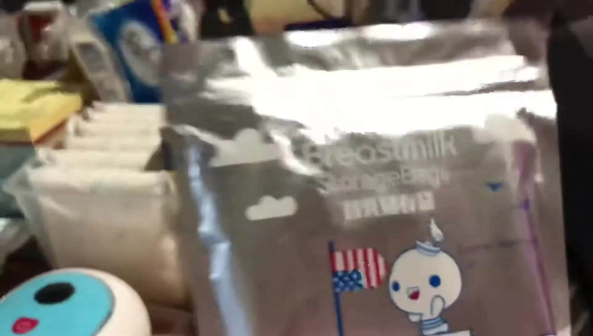 Shot showing the alternate packaging variation of Dr. Dudu breast milk storage bags.