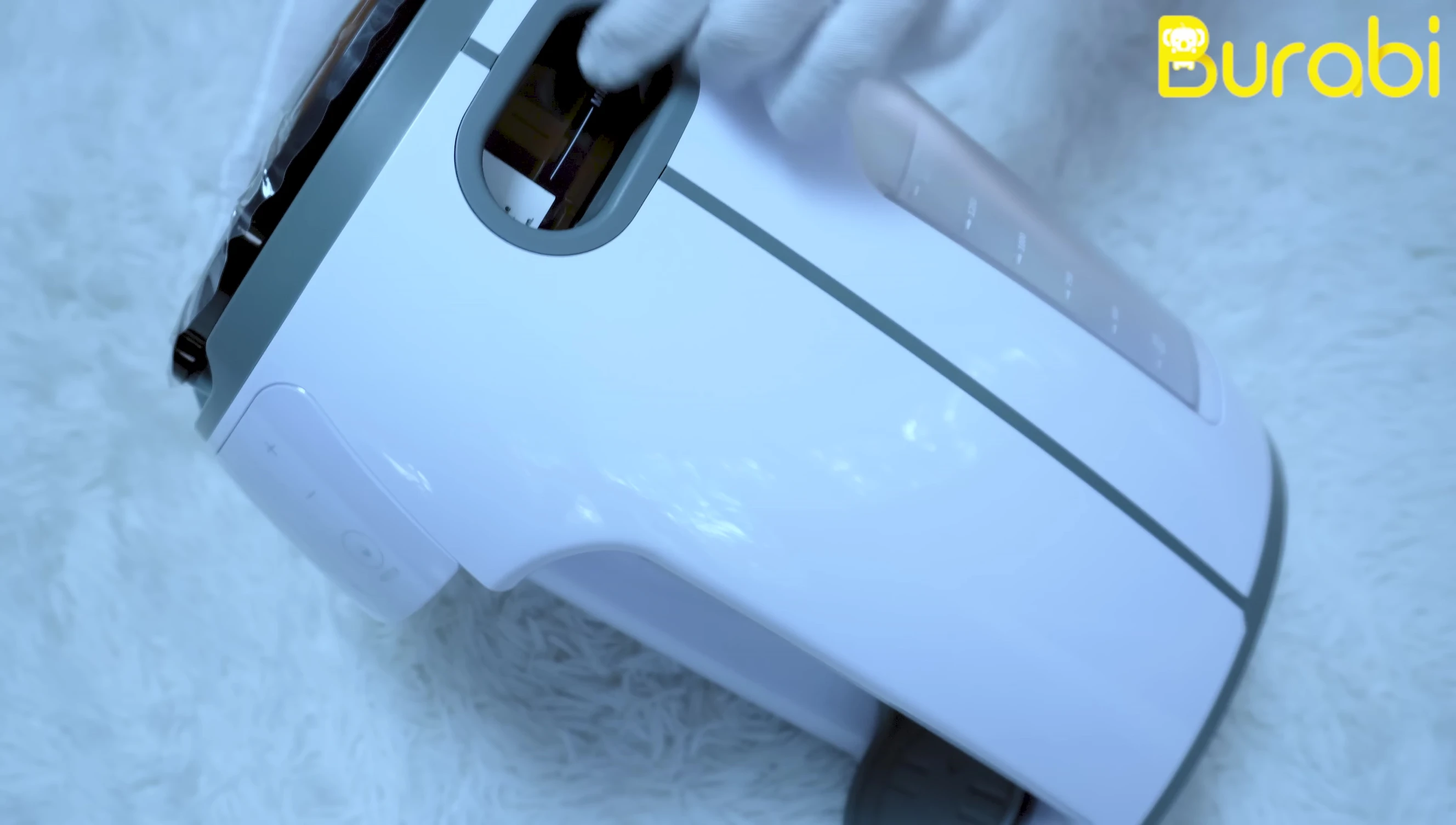 Handles and compact design