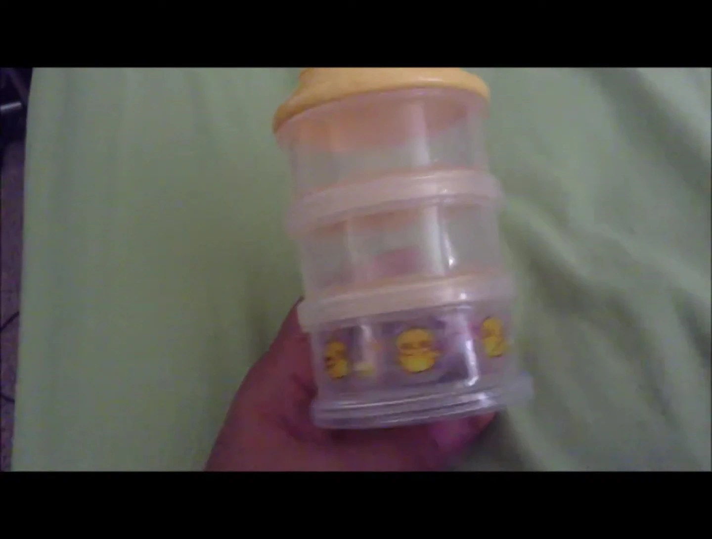 Demonstrating the spout and compartment switching mechanism
