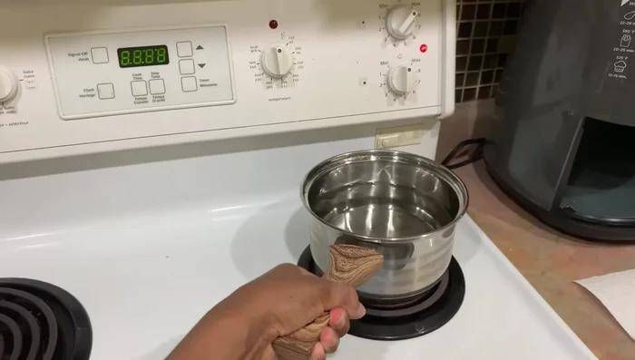 Bring the water to a boil.