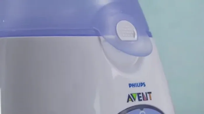 Close the lid securely until it clicks.